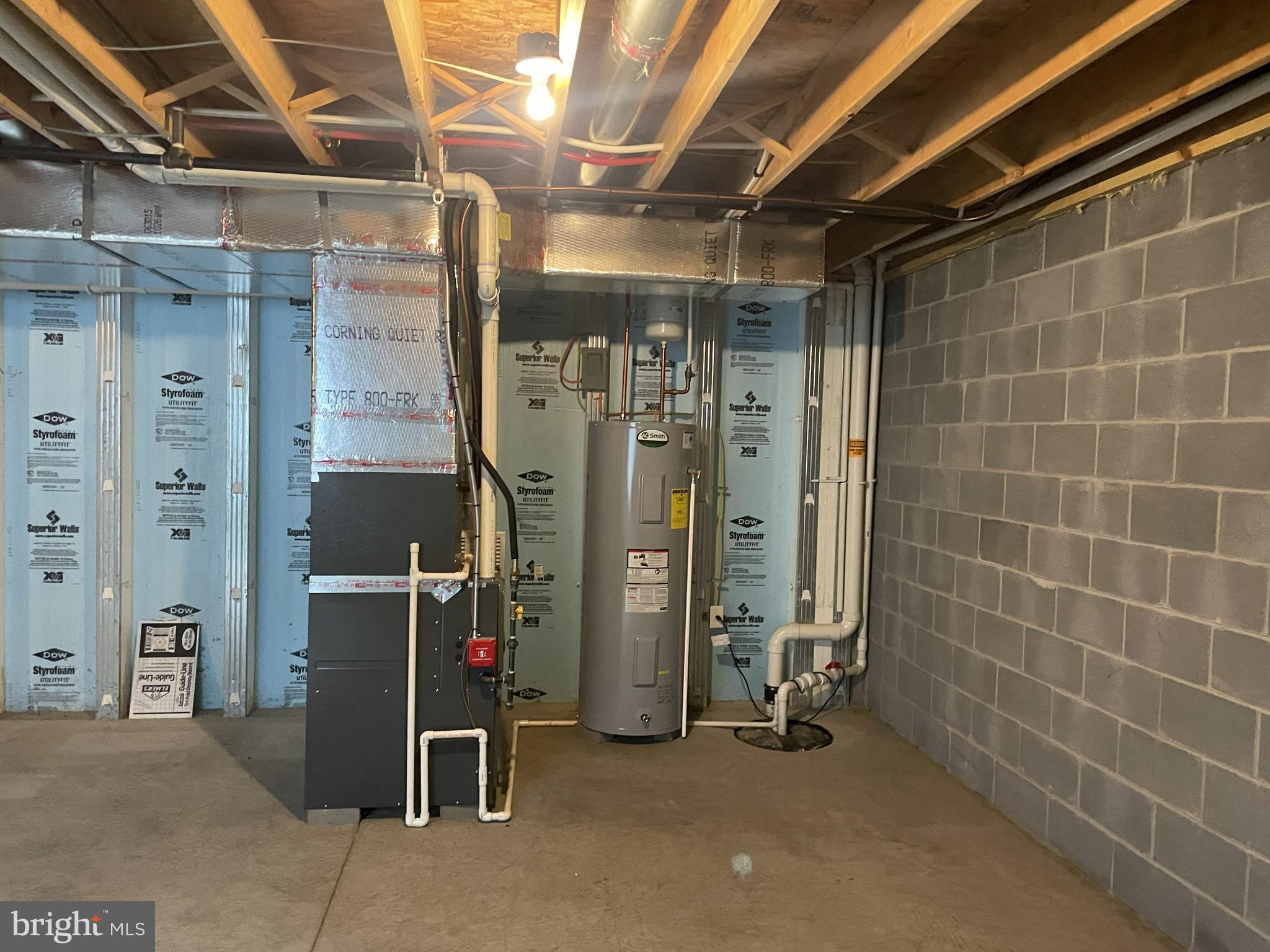 MACINTOSH CROSSING - Residential