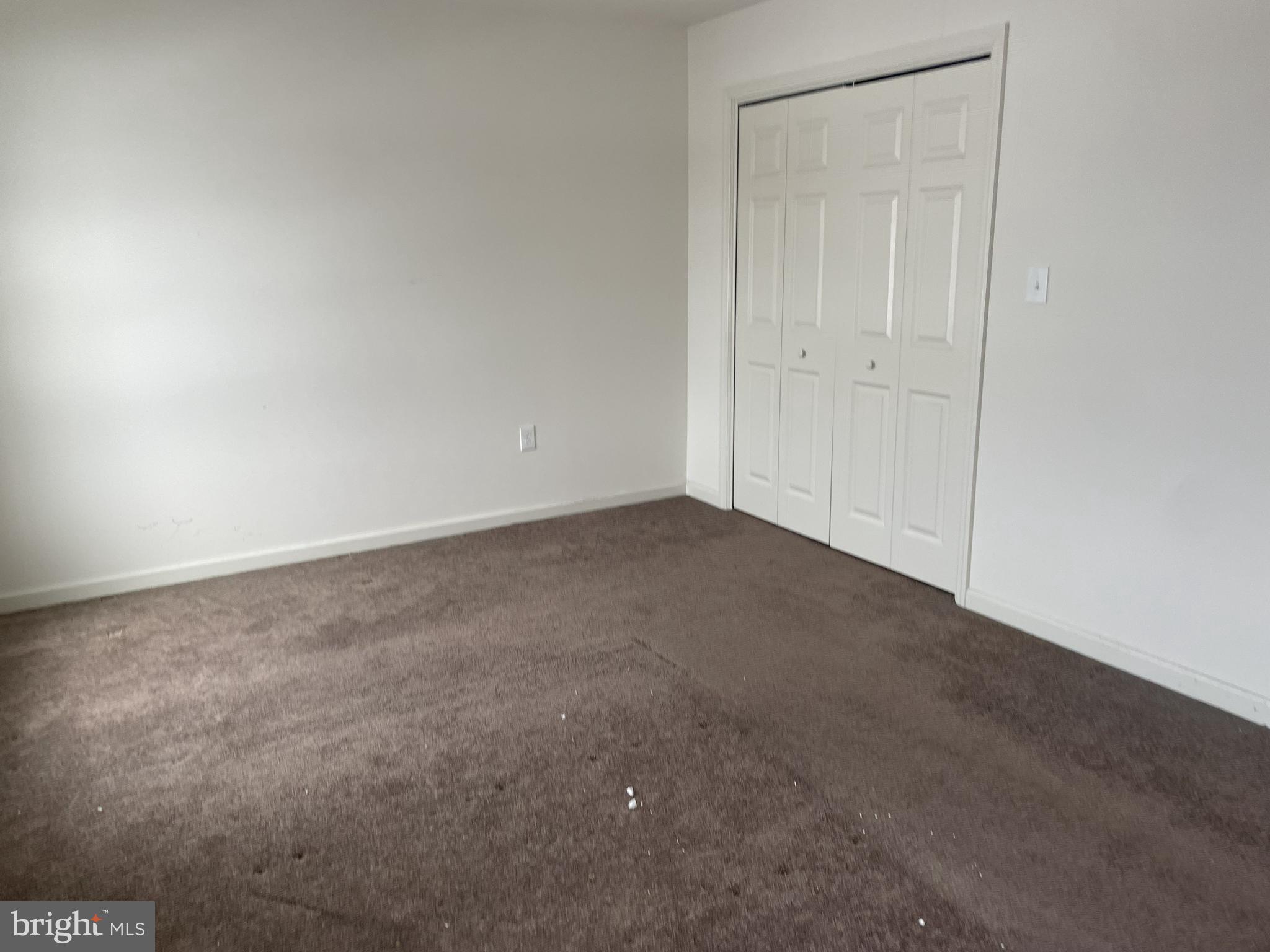 MACINTOSH CROSSING - Residential