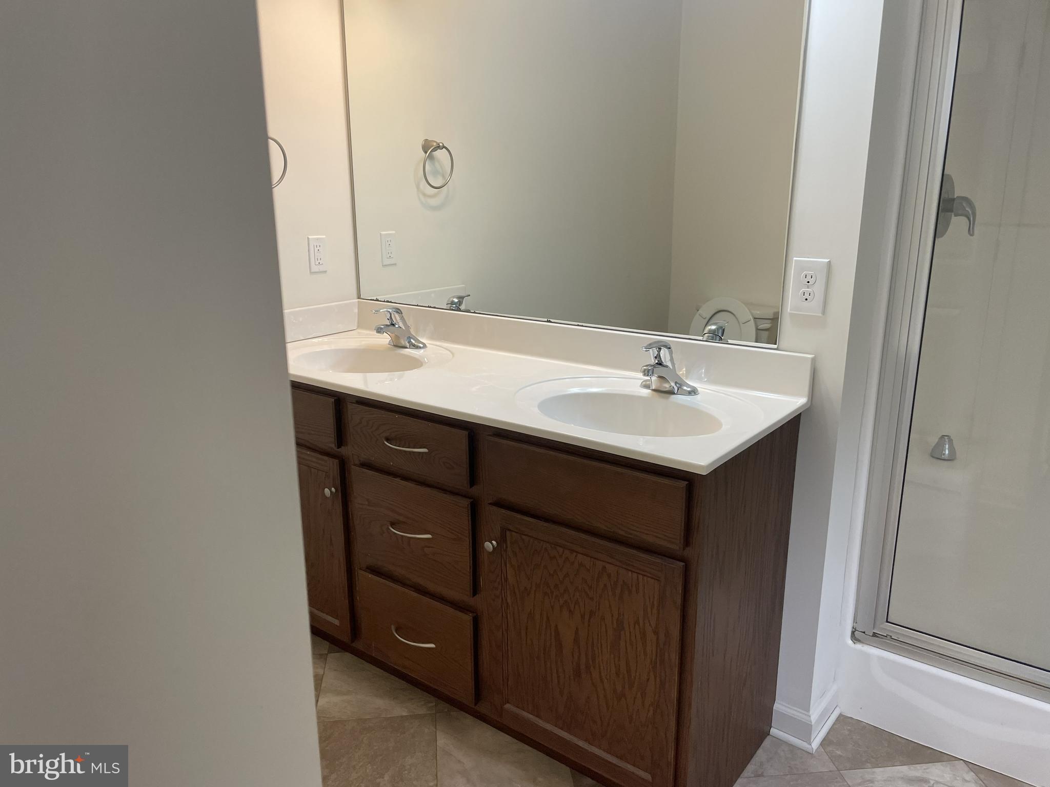 MACINTOSH CROSSING - Residential