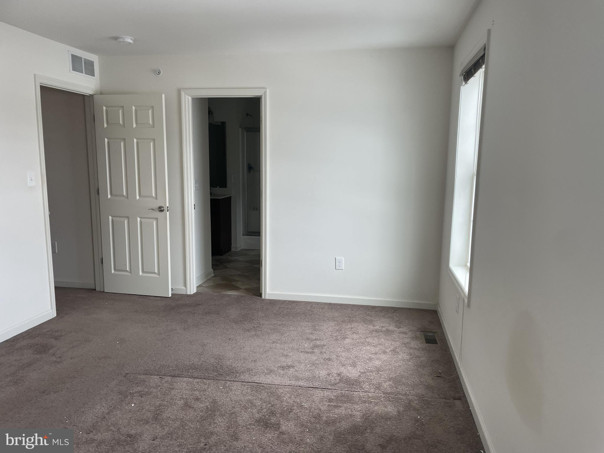 MACINTOSH CROSSING - Residential