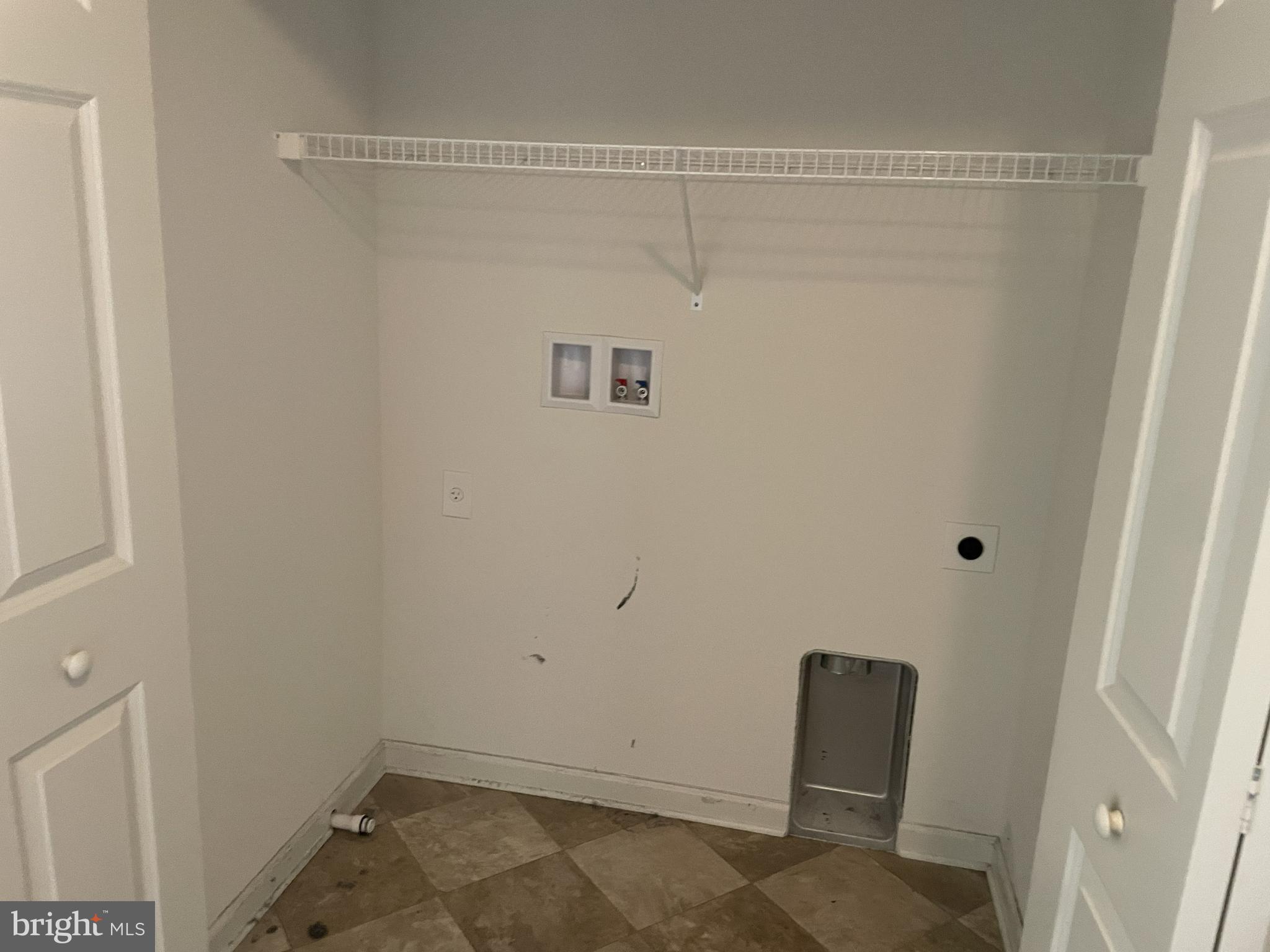 MACINTOSH CROSSING - Residential