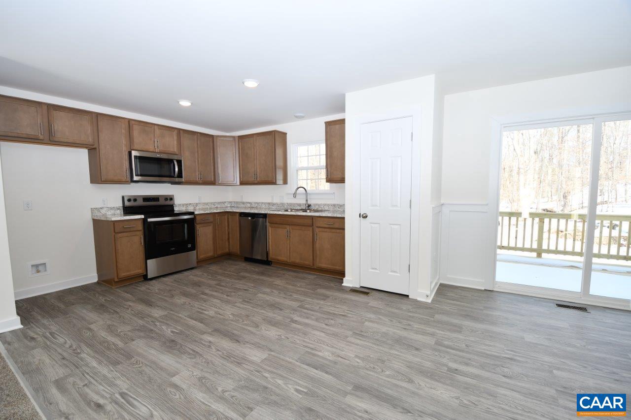 LAKE MONTICELLO - Residential