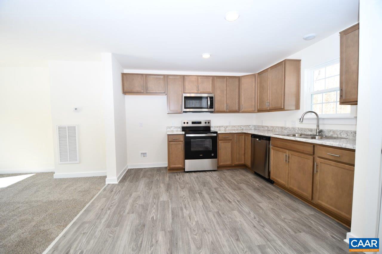 LAKE MONTICELLO - Residential