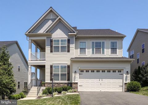 Photo of 42706 Chisholm Dr, ASHBURN, VA 20148 (MLS # VALO2129656)