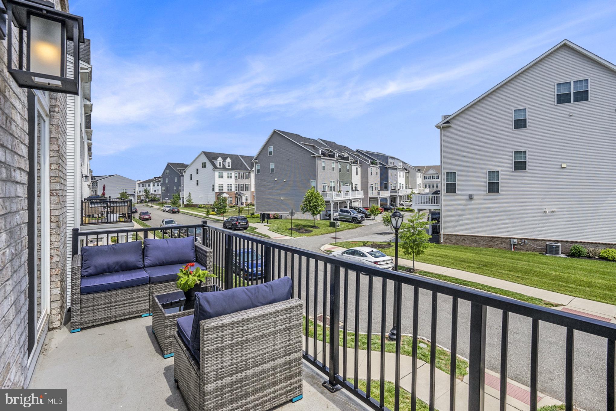 STEELPOINTE - Residential