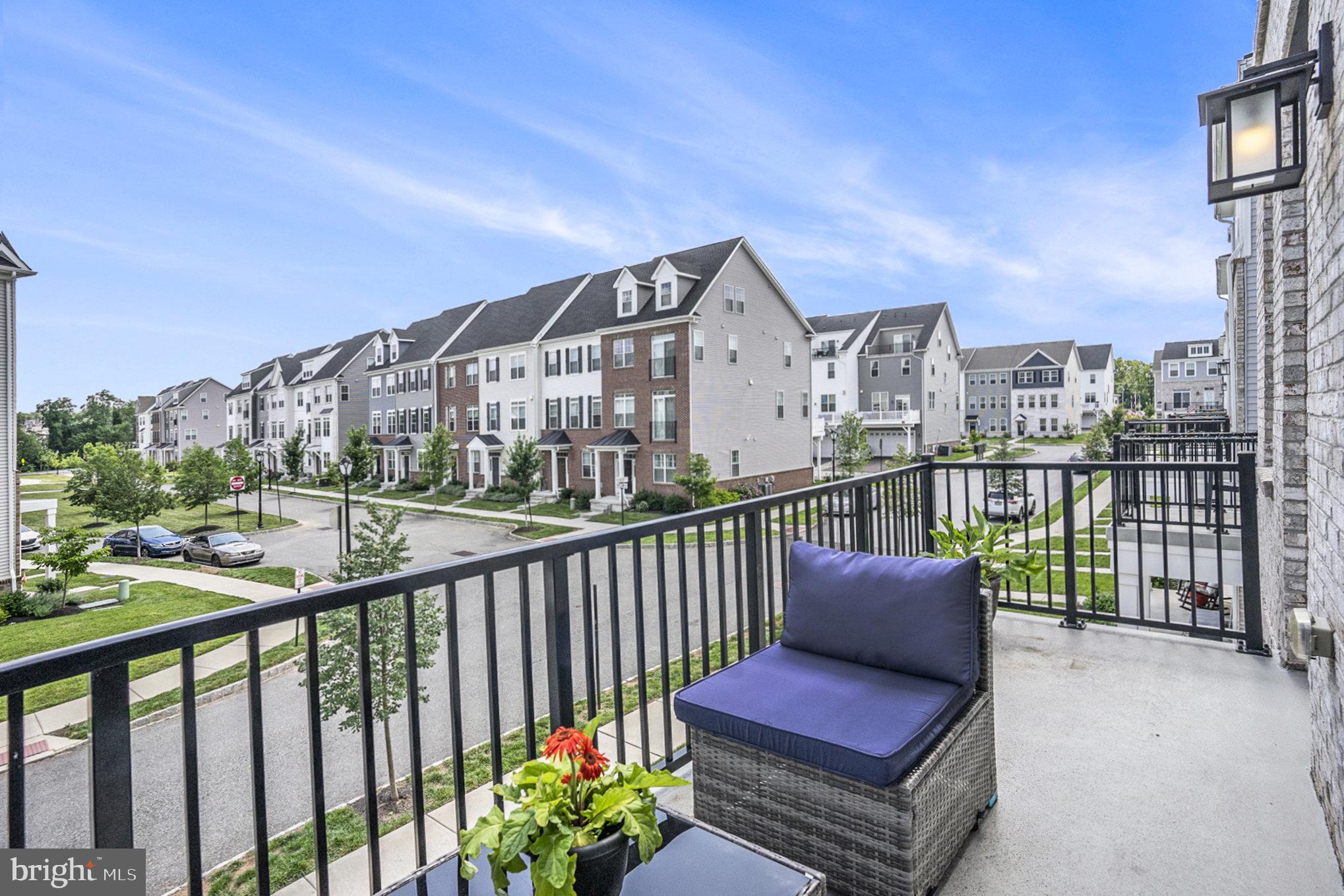 STEELPOINTE - Residential