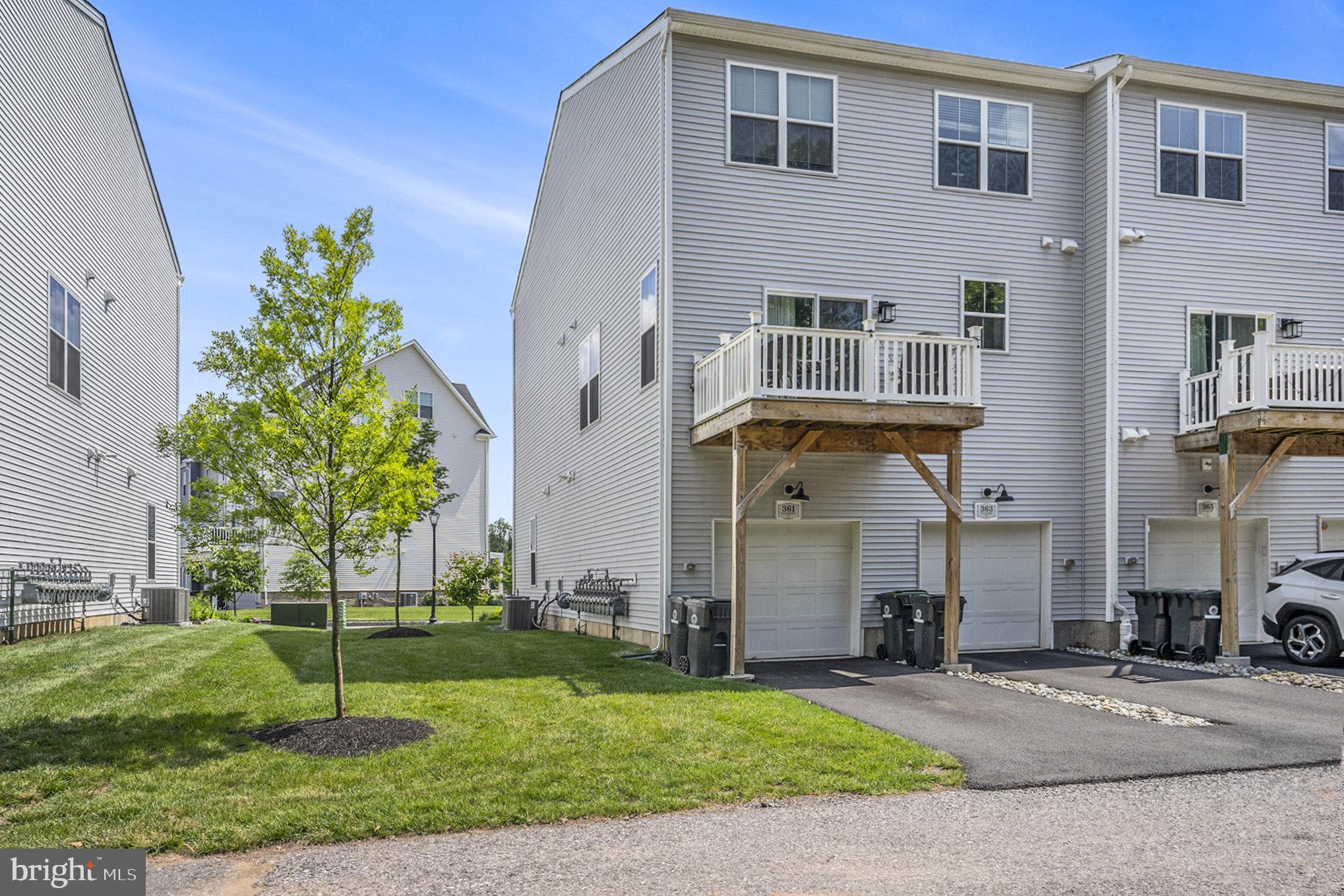 STEELPOINTE - Residential