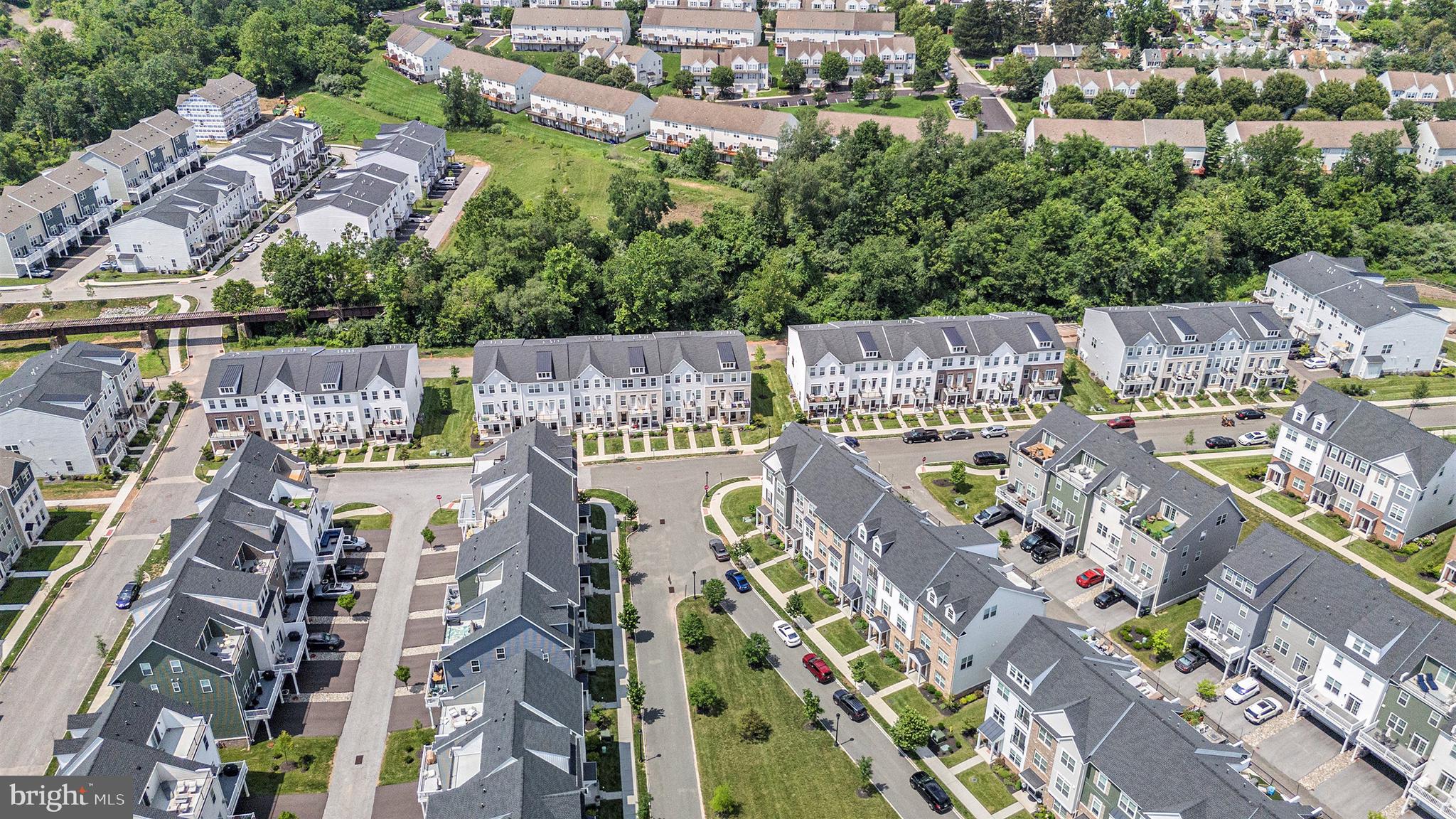 STEELPOINTE - Residential