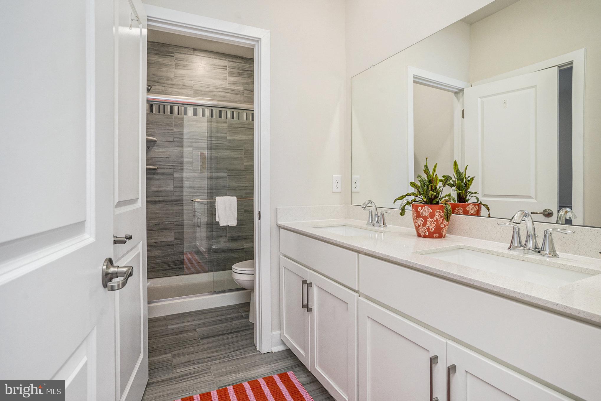 STEELPOINTE - Residential