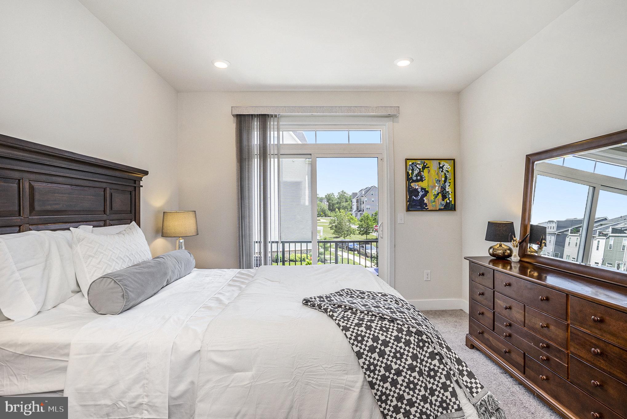 STEELPOINTE - Residential