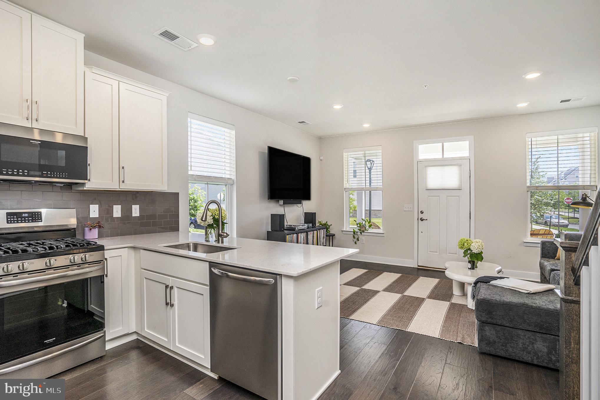 STEELPOINTE - Residential