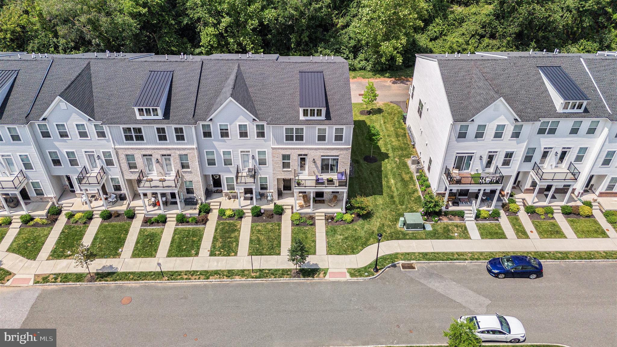 STEELPOINTE - Residential