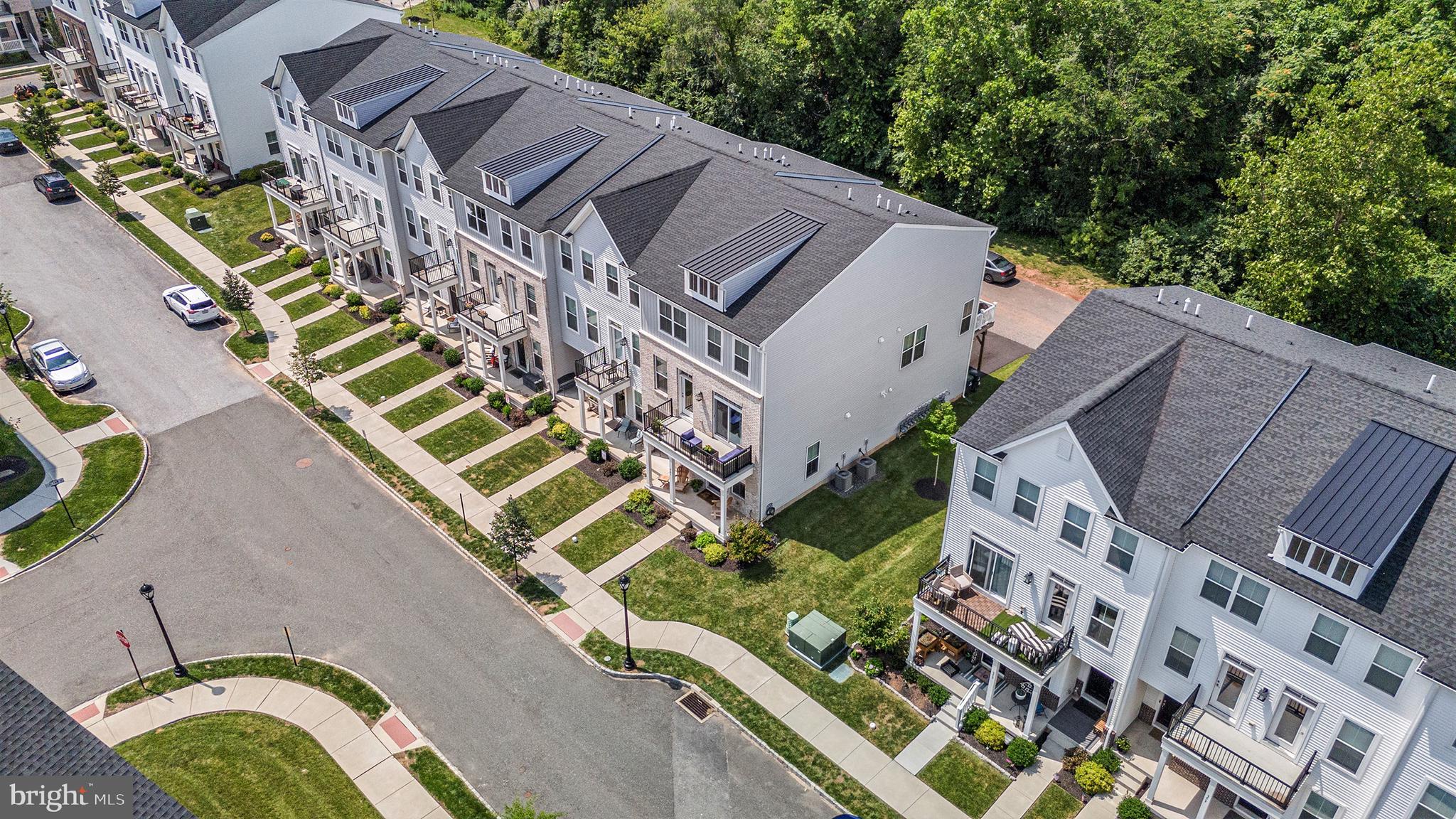 STEELPOINTE - Residential