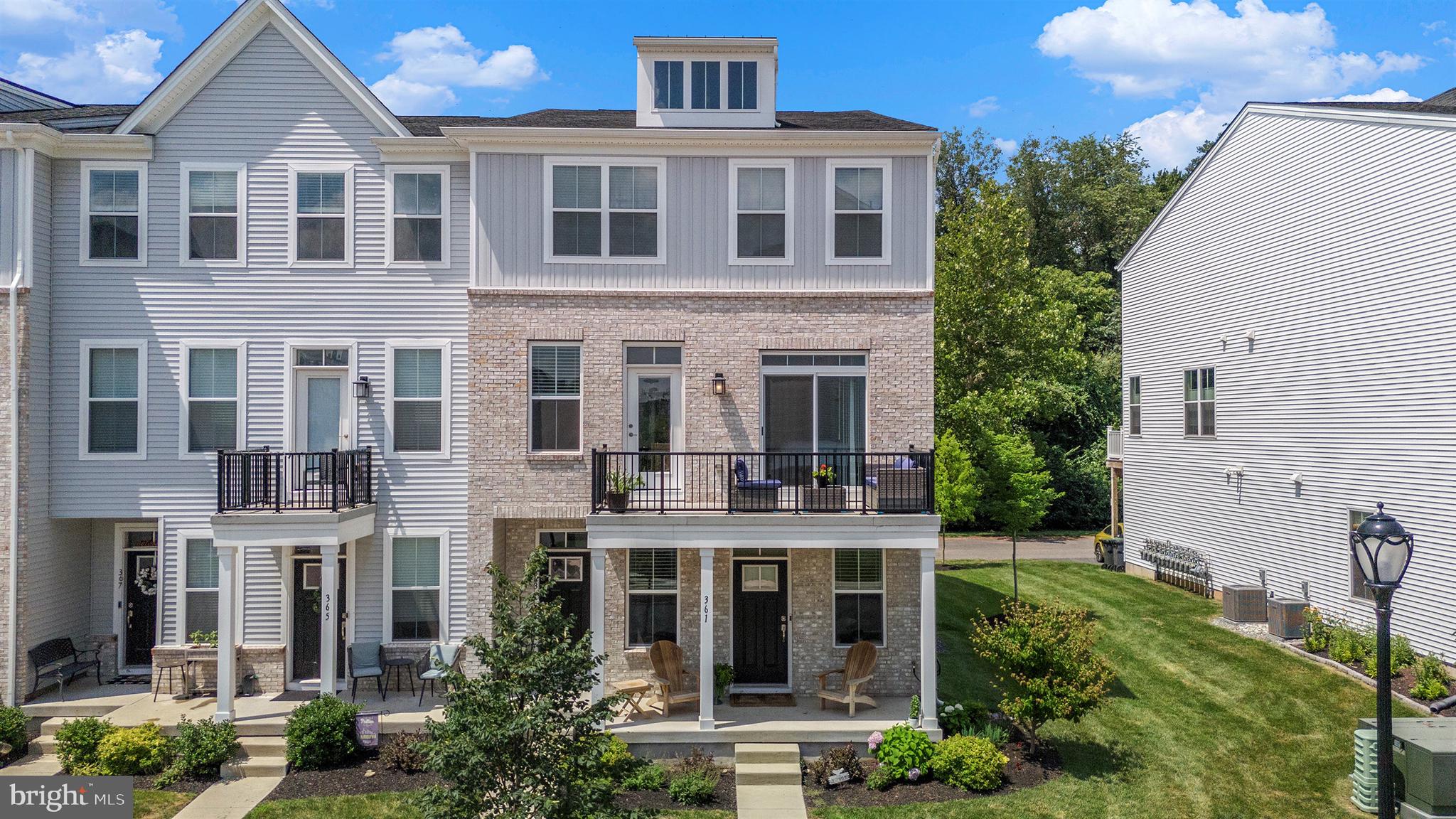 STEELPOINTE - Residential