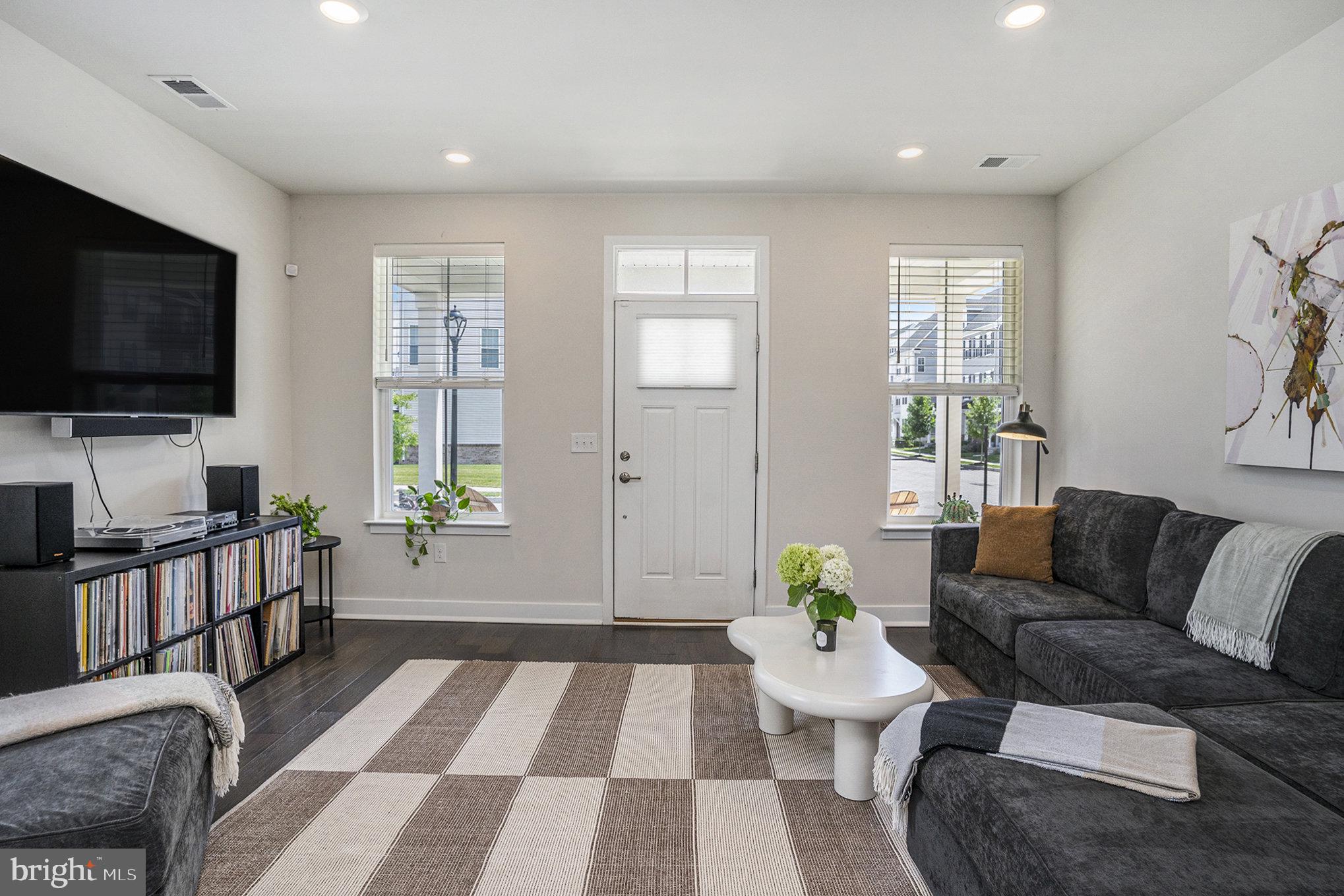 STEELPOINTE - Residential