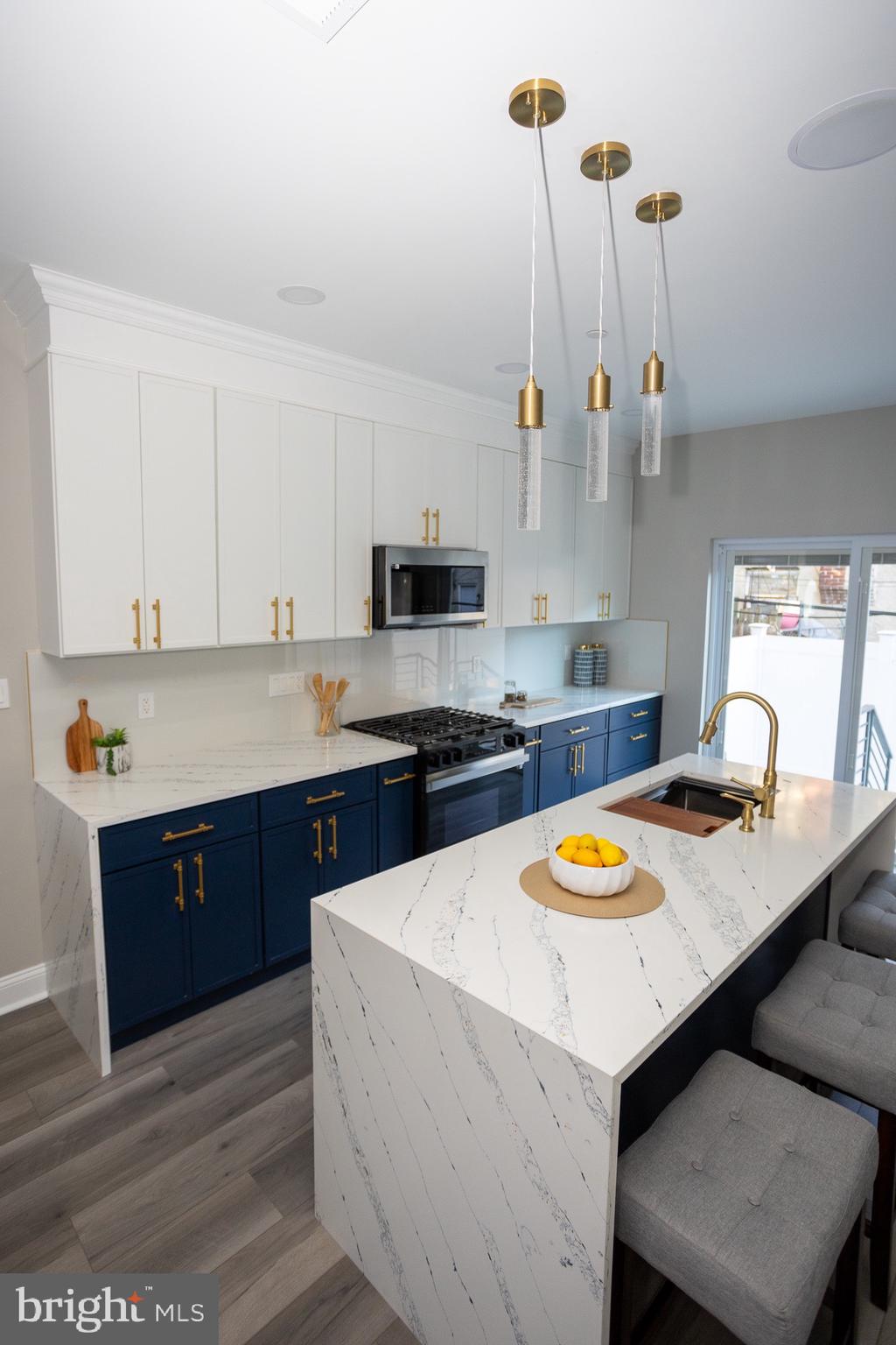 POINT BREEZE - Residential