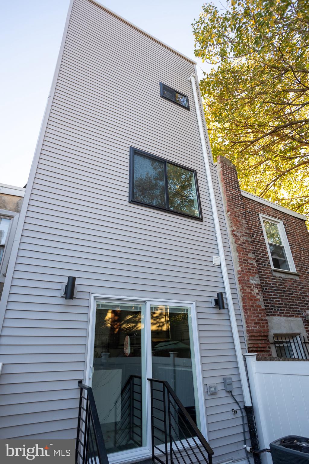 POINT BREEZE - Residential