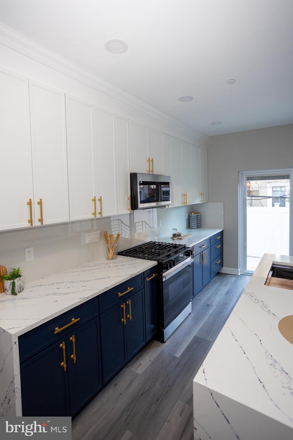 POINT BREEZE - Residential