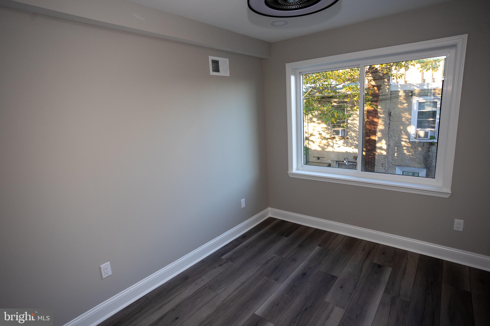 POINT BREEZE - Residential