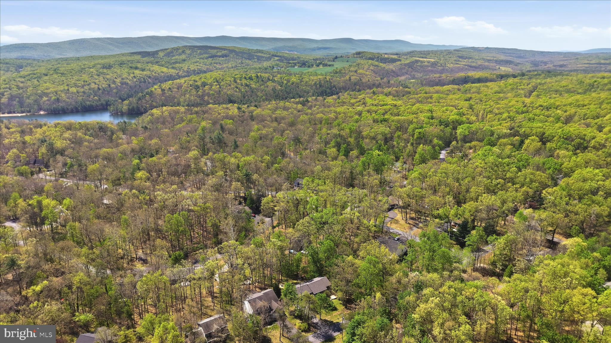 LAKE HOLIDAY ESTATES - Residential