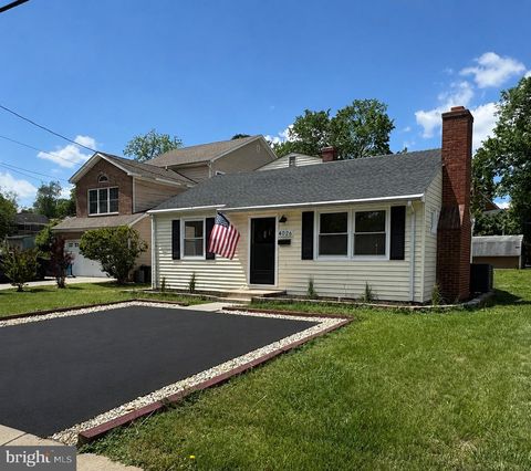 Photo of 4026 Chestnut Street, FAIRFAX, VA 22030 (MLS # VAFC2007762)