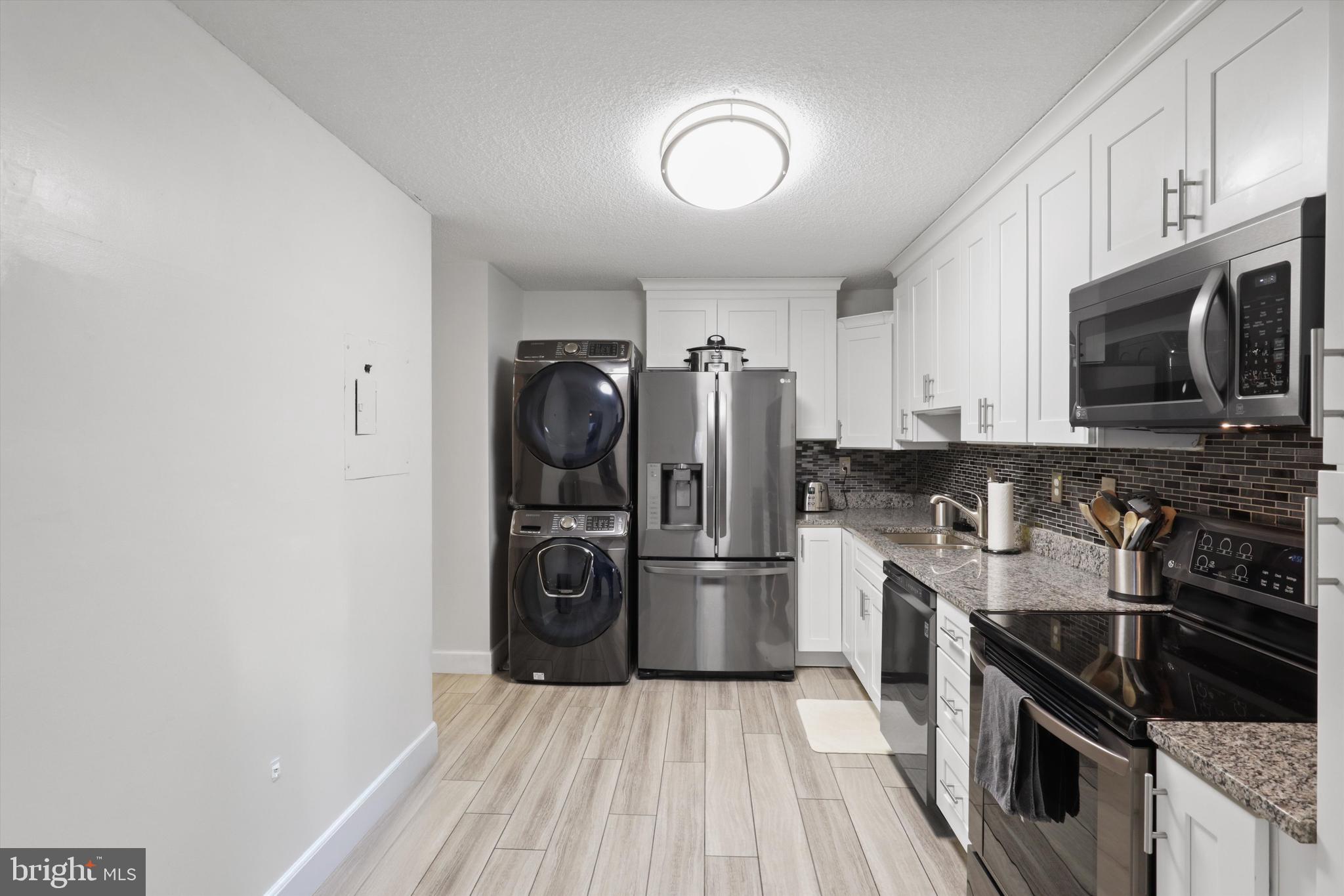 WATERGATE AT LANDMARK - Residential Lease