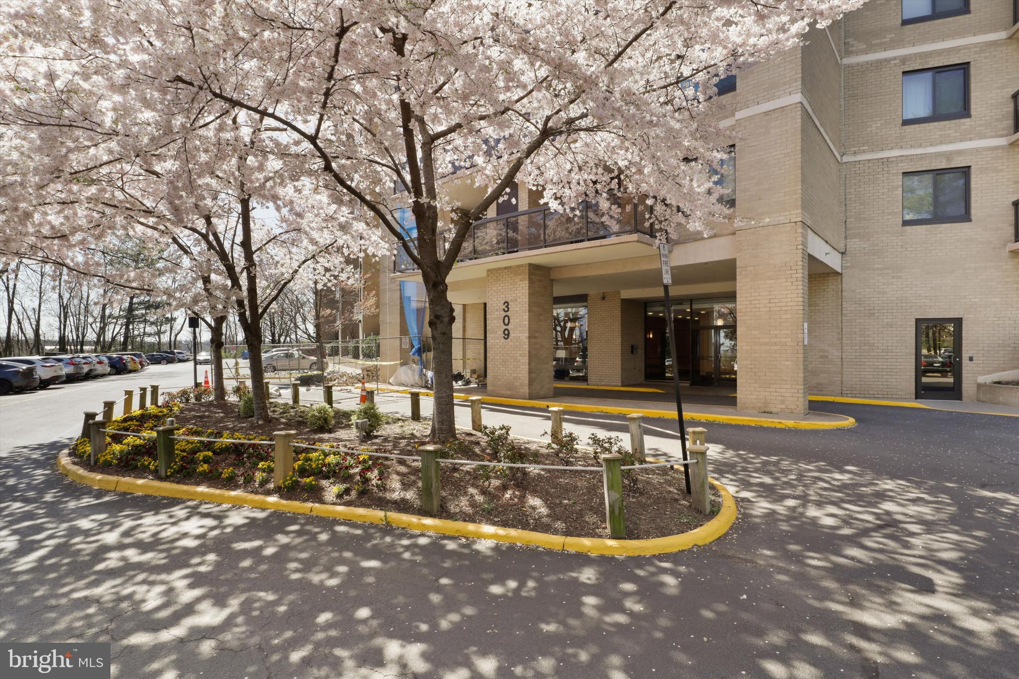 WATERGATE AT LANDMARK - Residential Lease