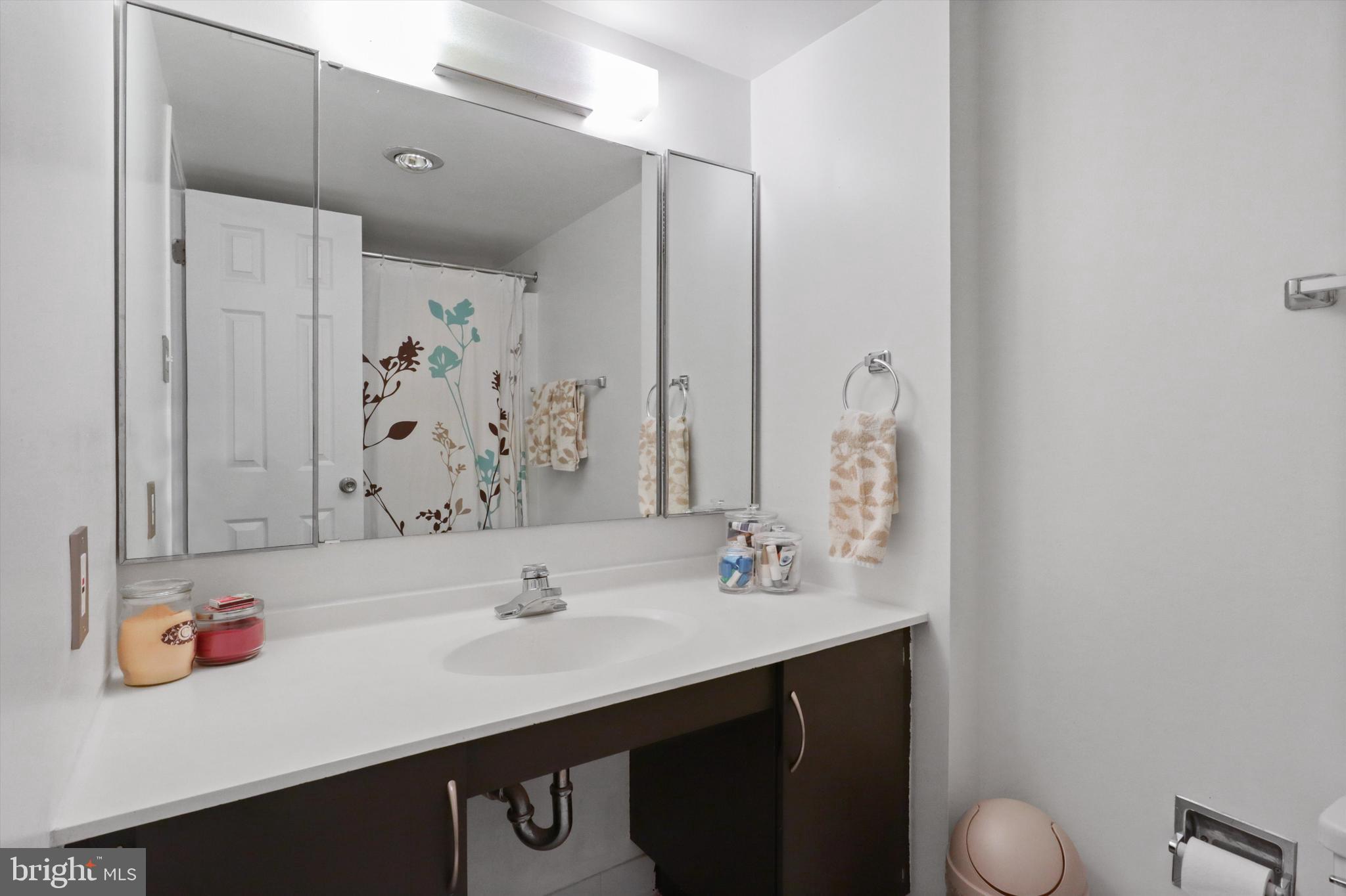 WATERGATE AT LANDMARK - Residential Lease