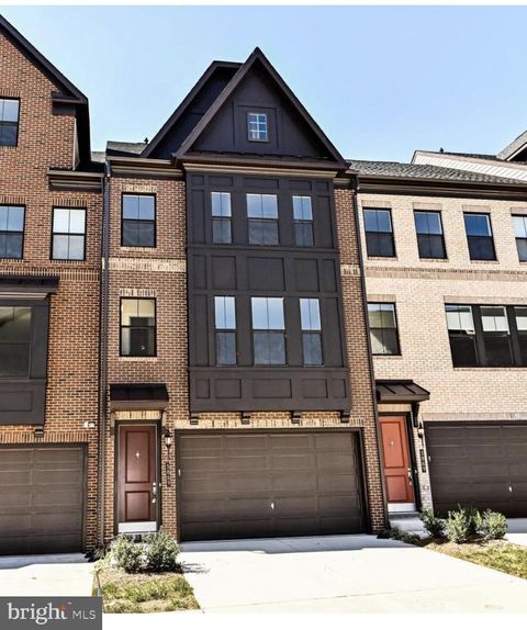 3871 RAINIER DRIVE FAIRFAX VA 22033