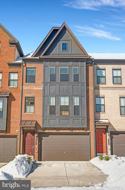 3871 RAINIER DRIVE FAIRFAX VA 22033