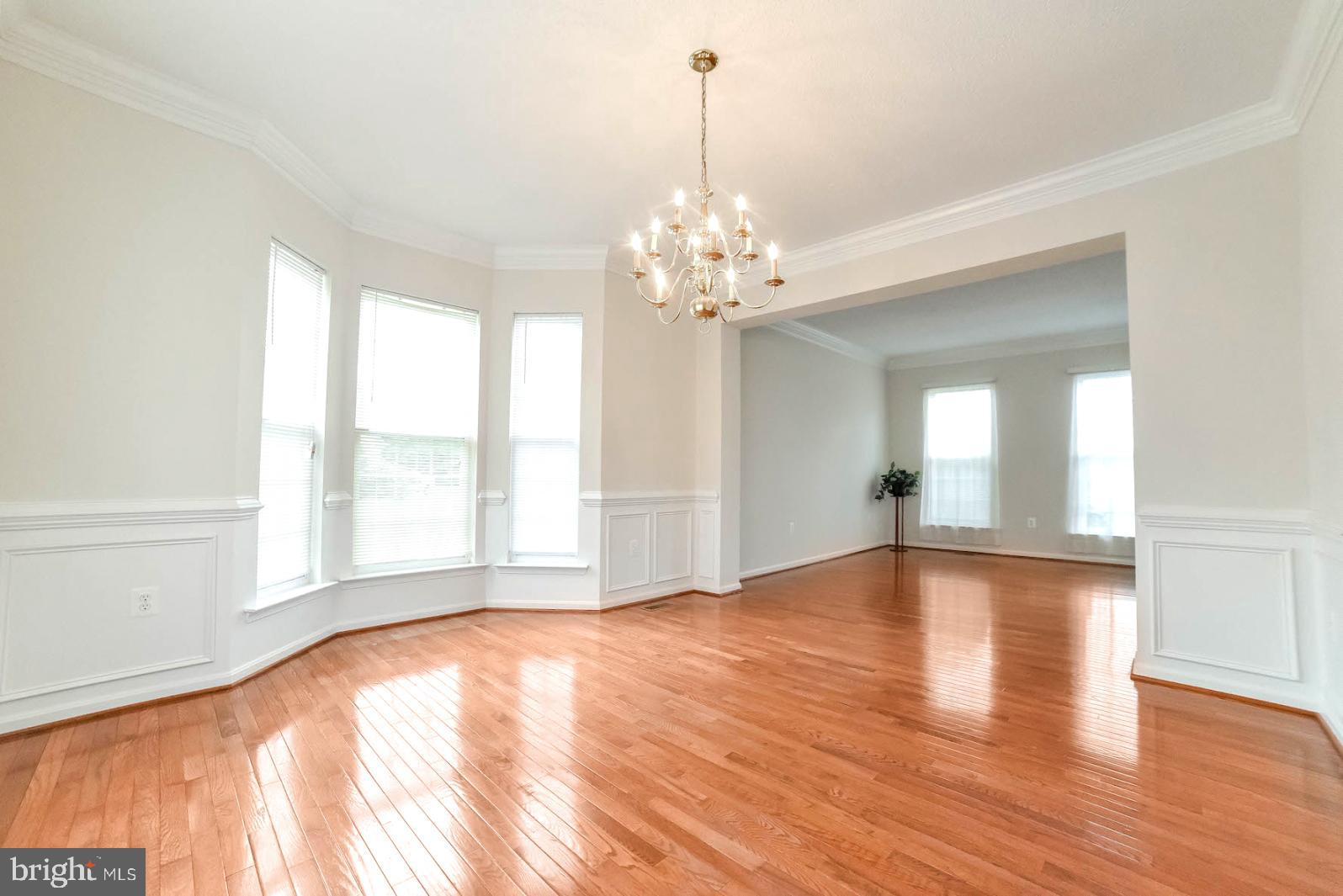 NEWTON MANOR - Residential