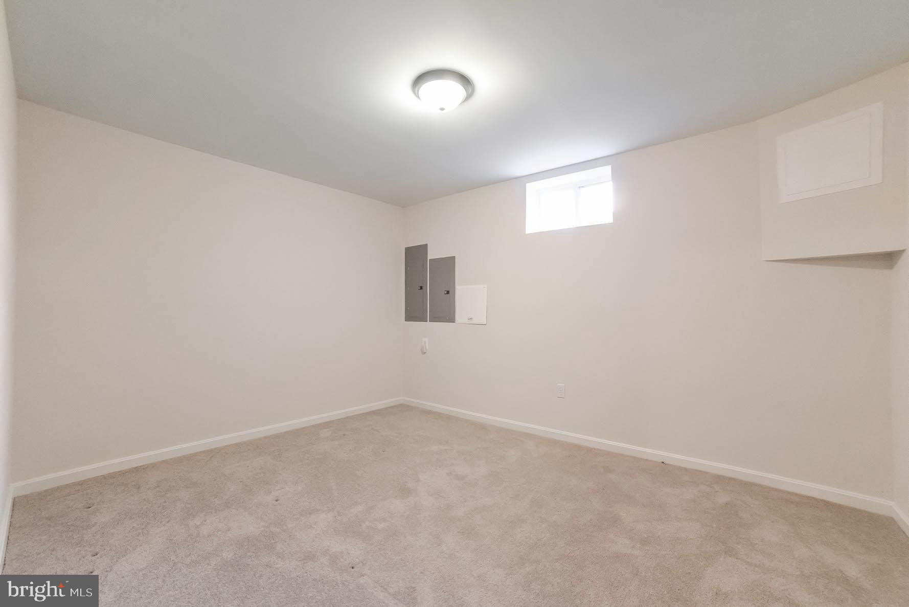 NEWTON MANOR - Residential