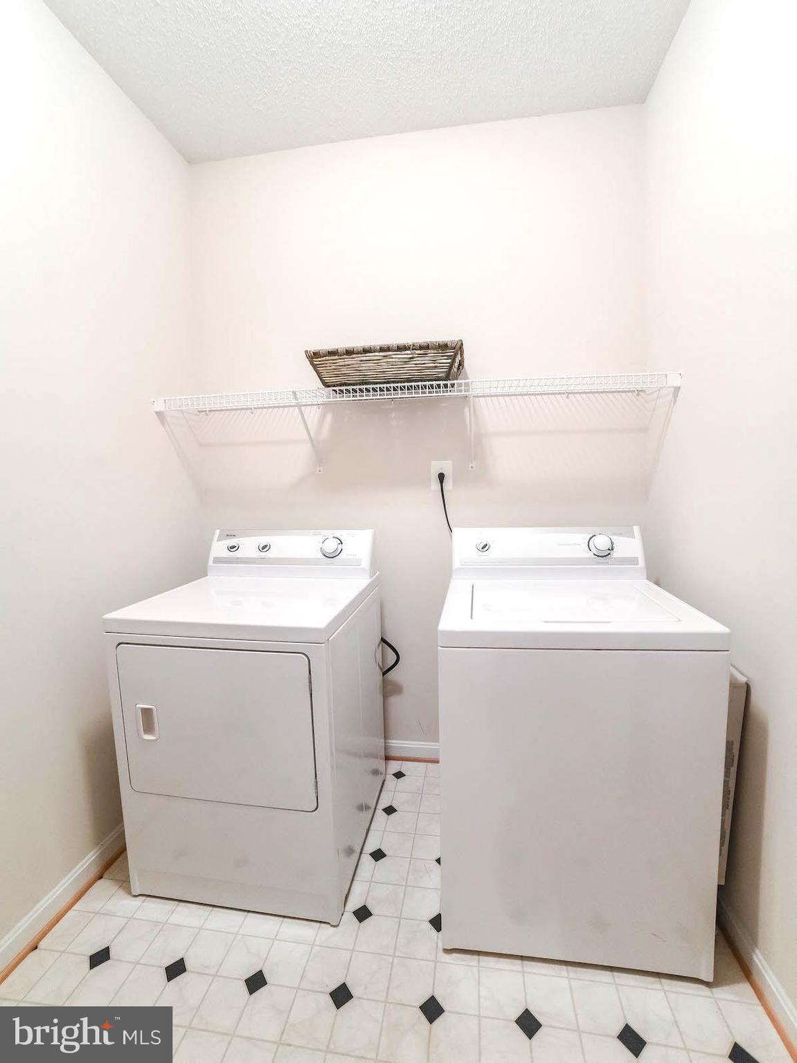 NEWTON MANOR - Residential