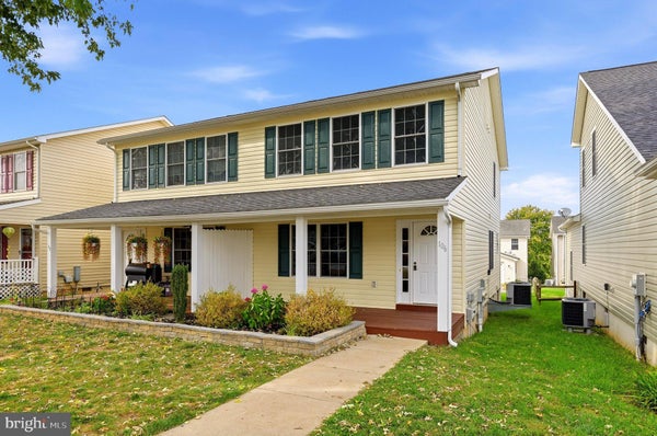 106 CENTER ST, CHARLES TOWN, WV 25414 - Image b8f6bdd34d77116c19e278ea35be95cc/2310266652