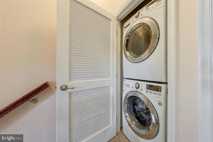 FEATHERSTONE STATION CONDOMINIUMS - Residential Lease