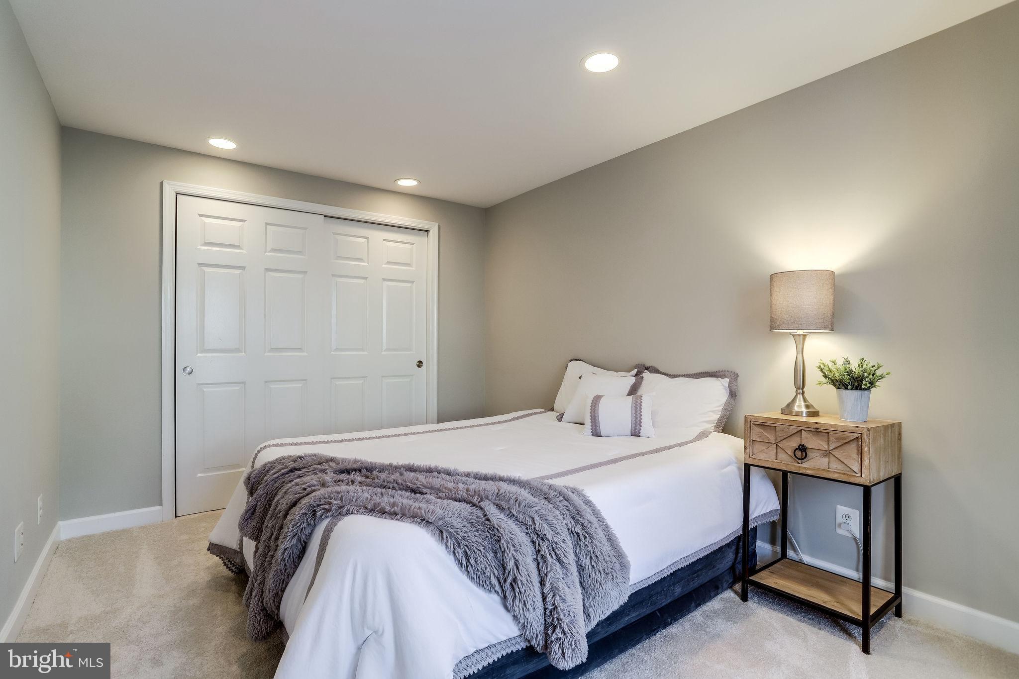 JOHNSONS HILL - Residential