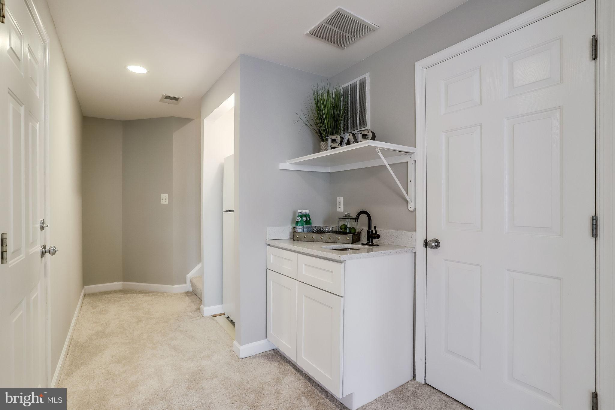 JOHNSONS HILL - Residential