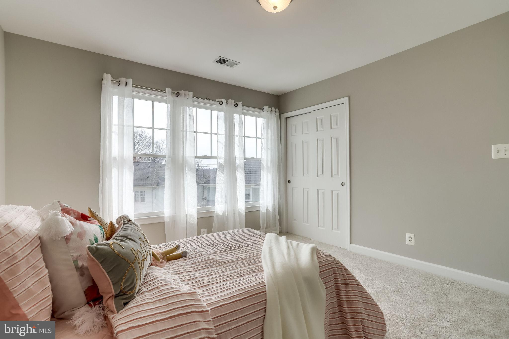 JOHNSONS HILL - Residential