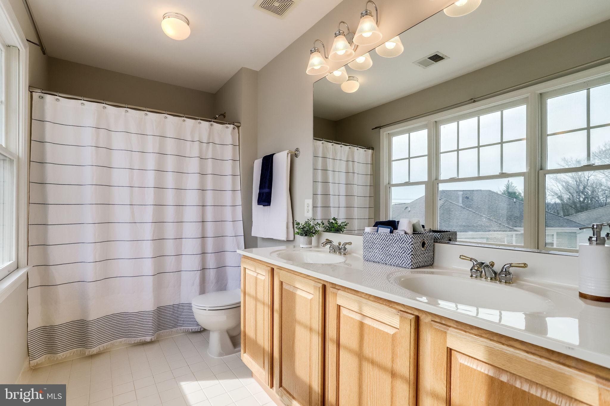 JOHNSONS HILL - Residential