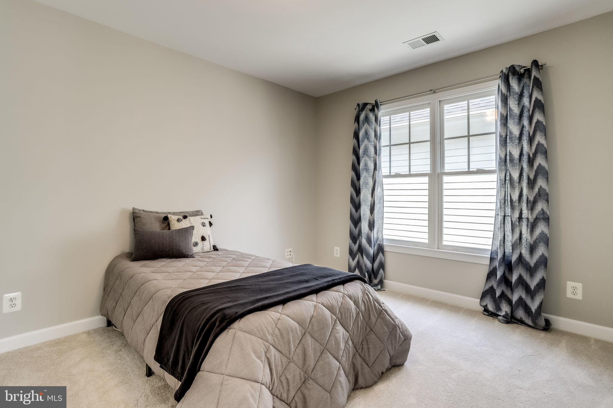 JOHNSONS HILL - Residential