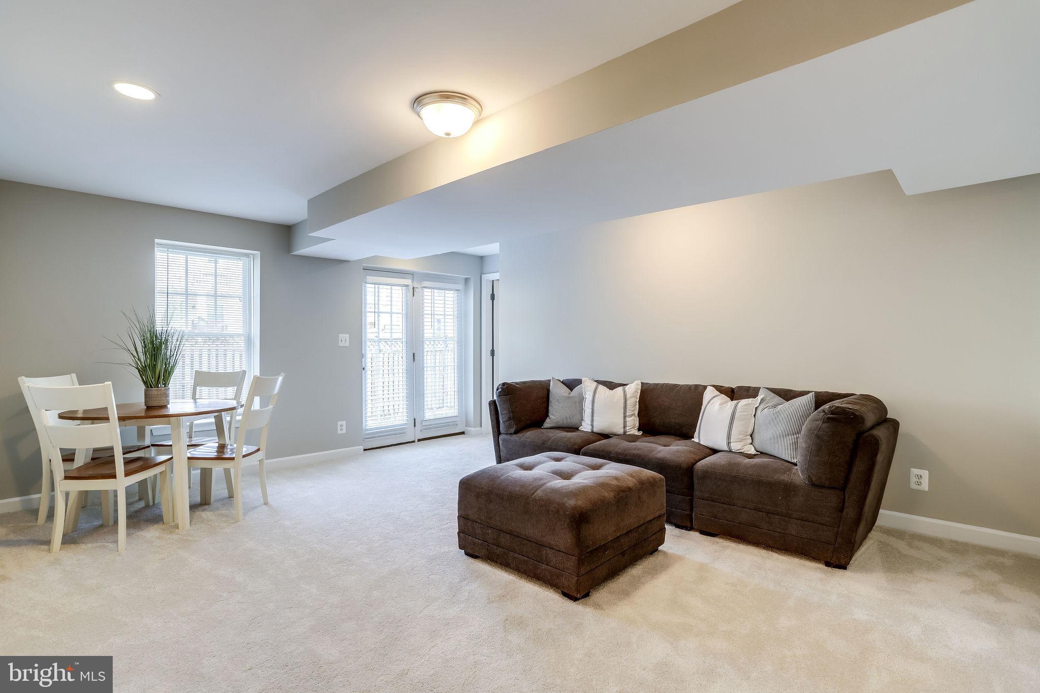 JOHNSONS HILL - Residential