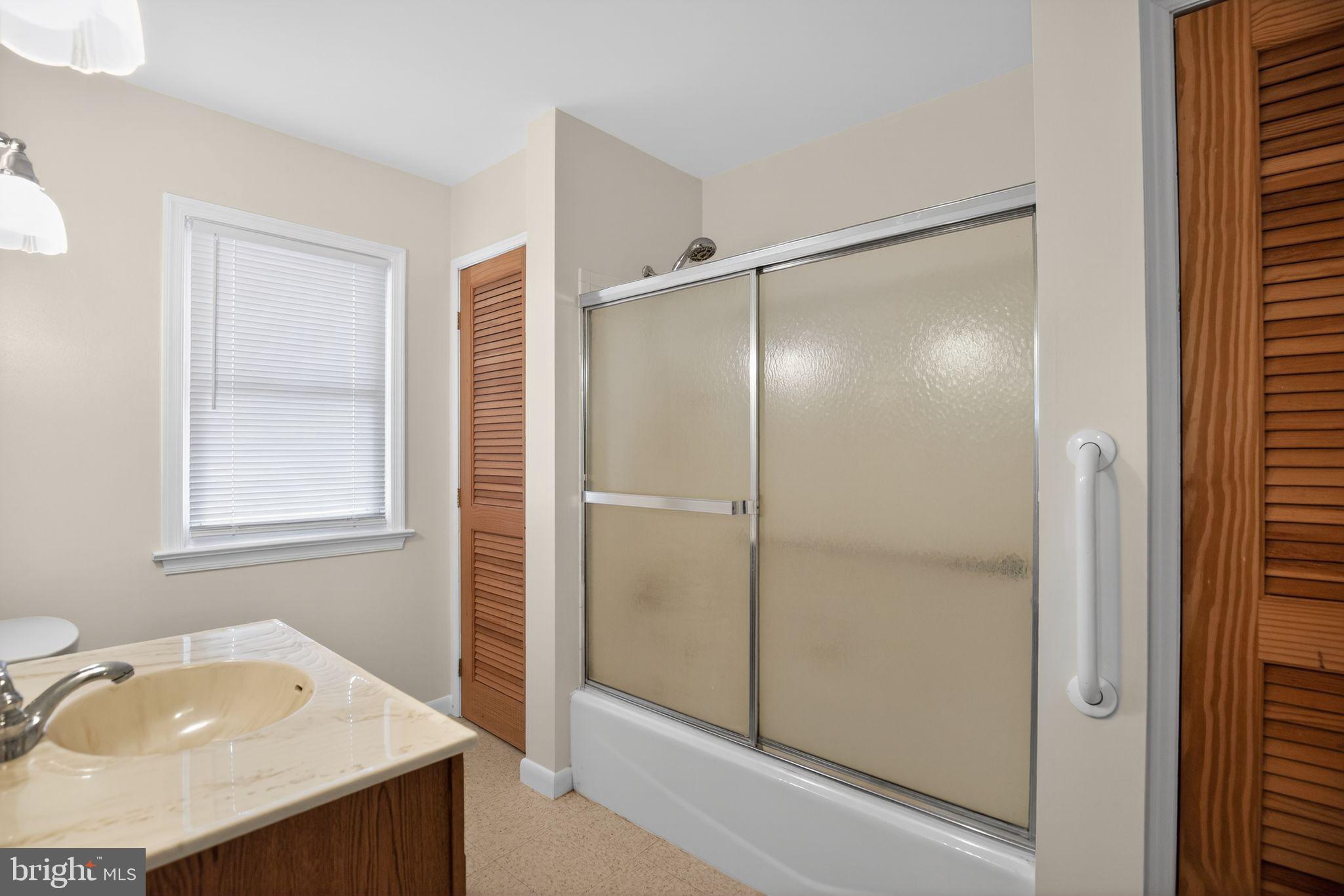 COBB ISLAND - Residential