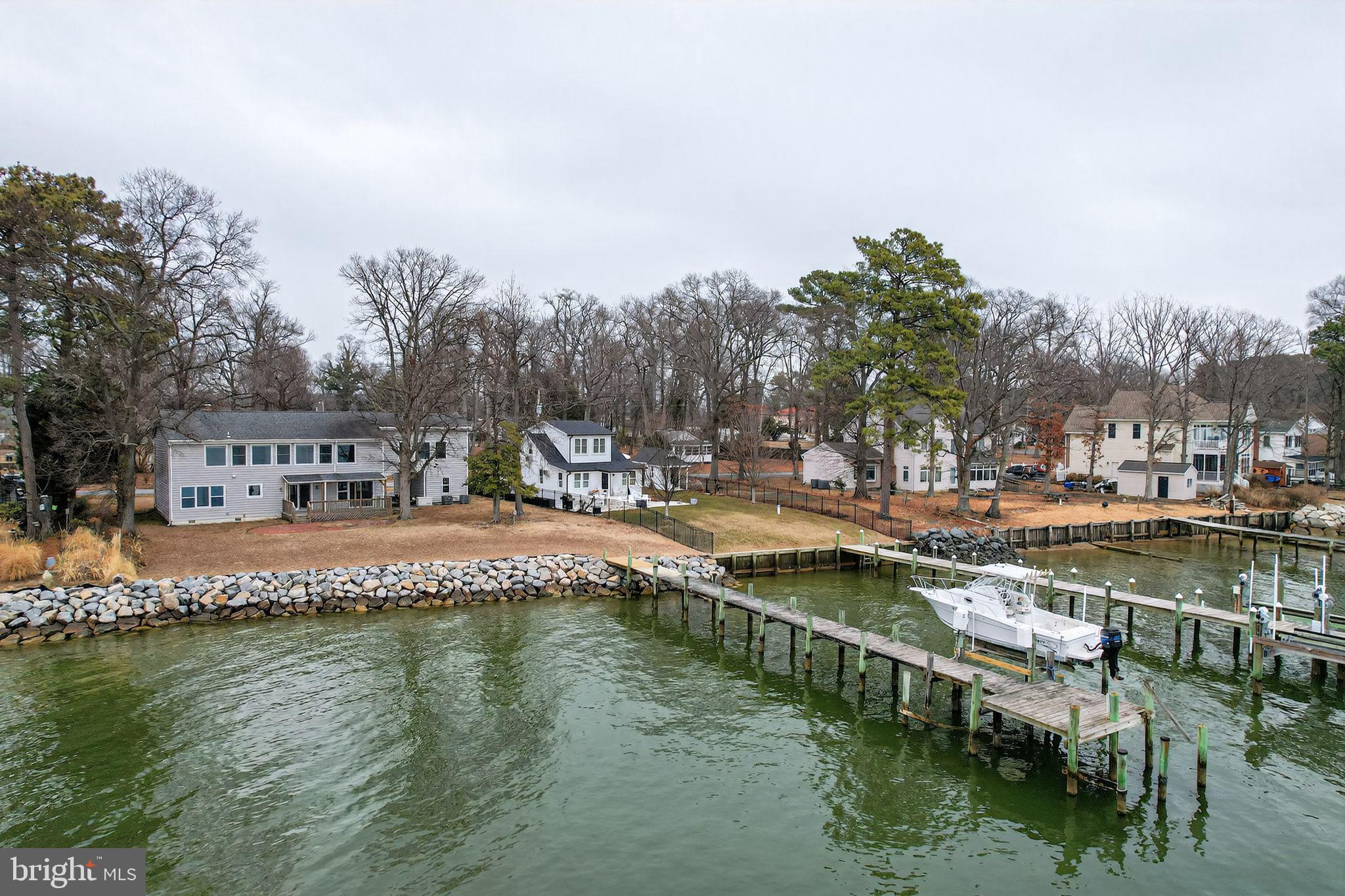 COBB ISLAND - Residential