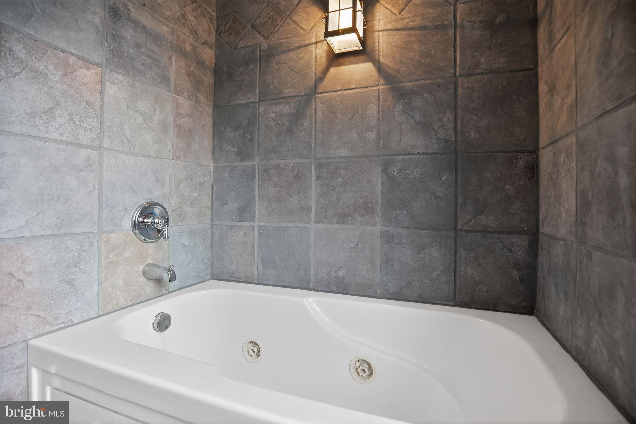 COBB ISLAND - Residential