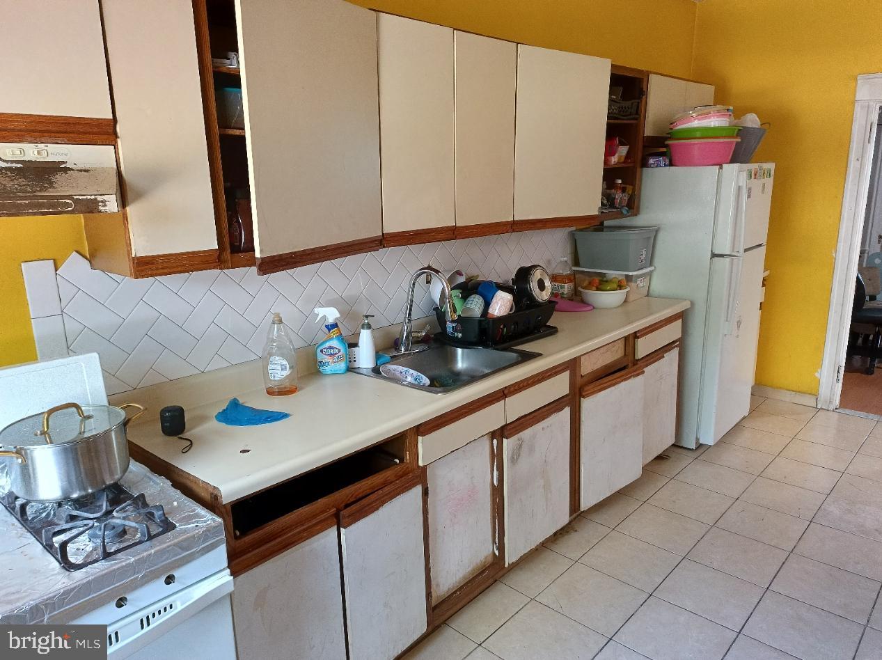 MAYFAIR (WEST) - Residential