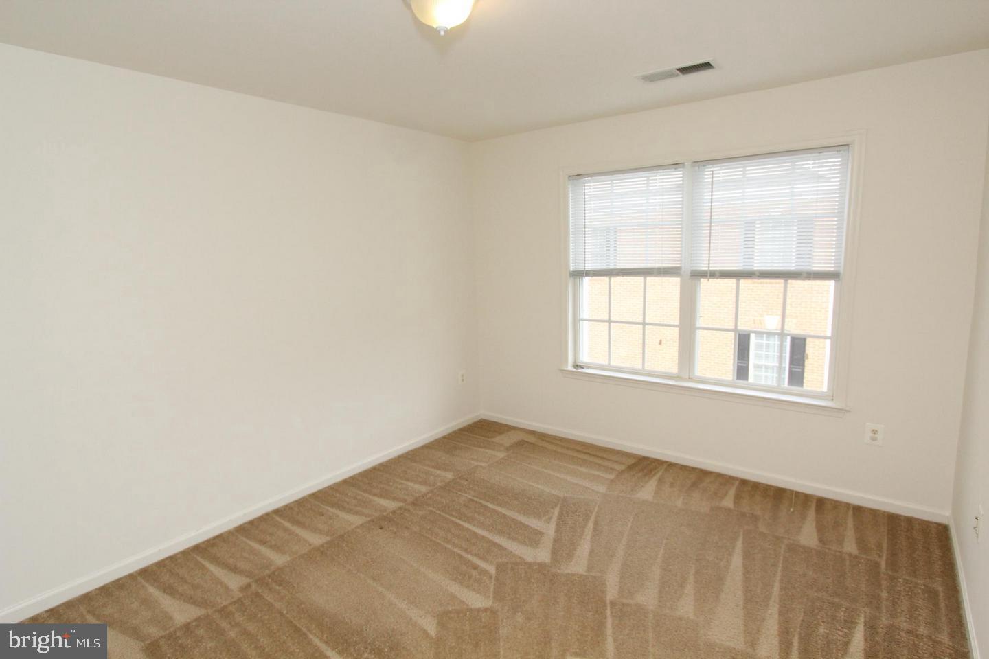 BELMONT CENTER - Residential Lease