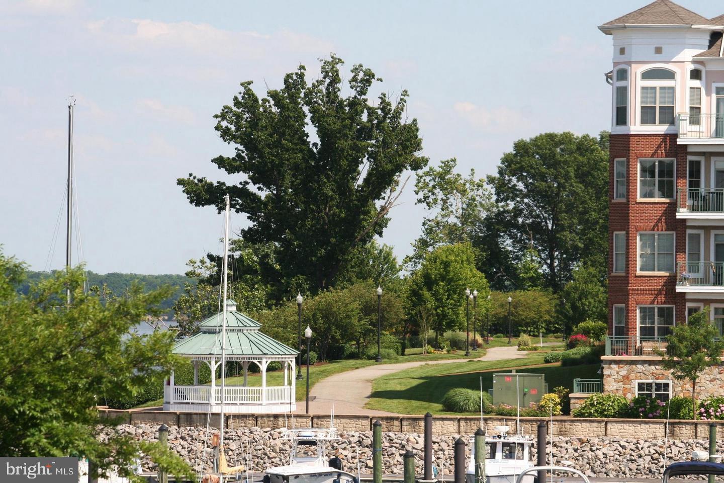 BELMONT CENTER - Residential Lease