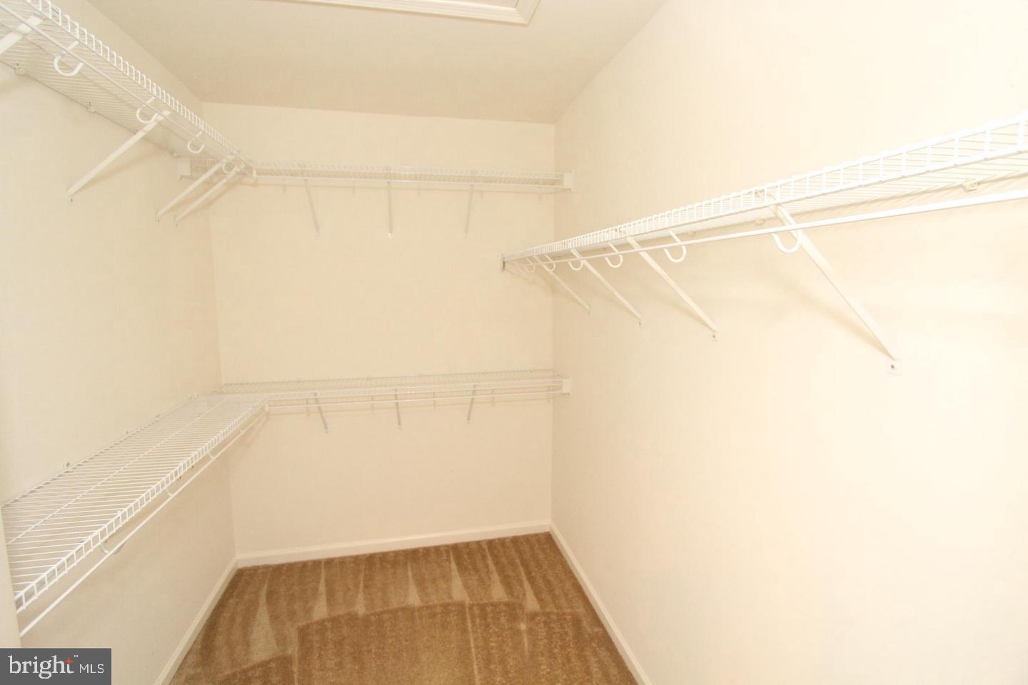 BELMONT CENTER - Residential Lease