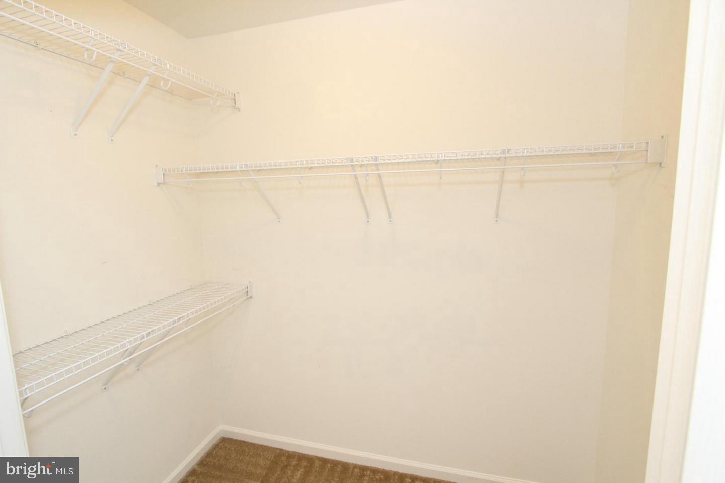 BELMONT CENTER - Residential Lease