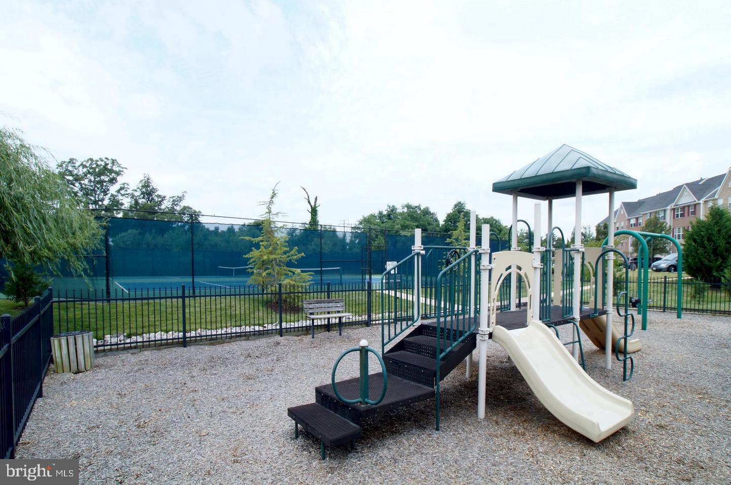 BELMONT CENTER - Residential Lease